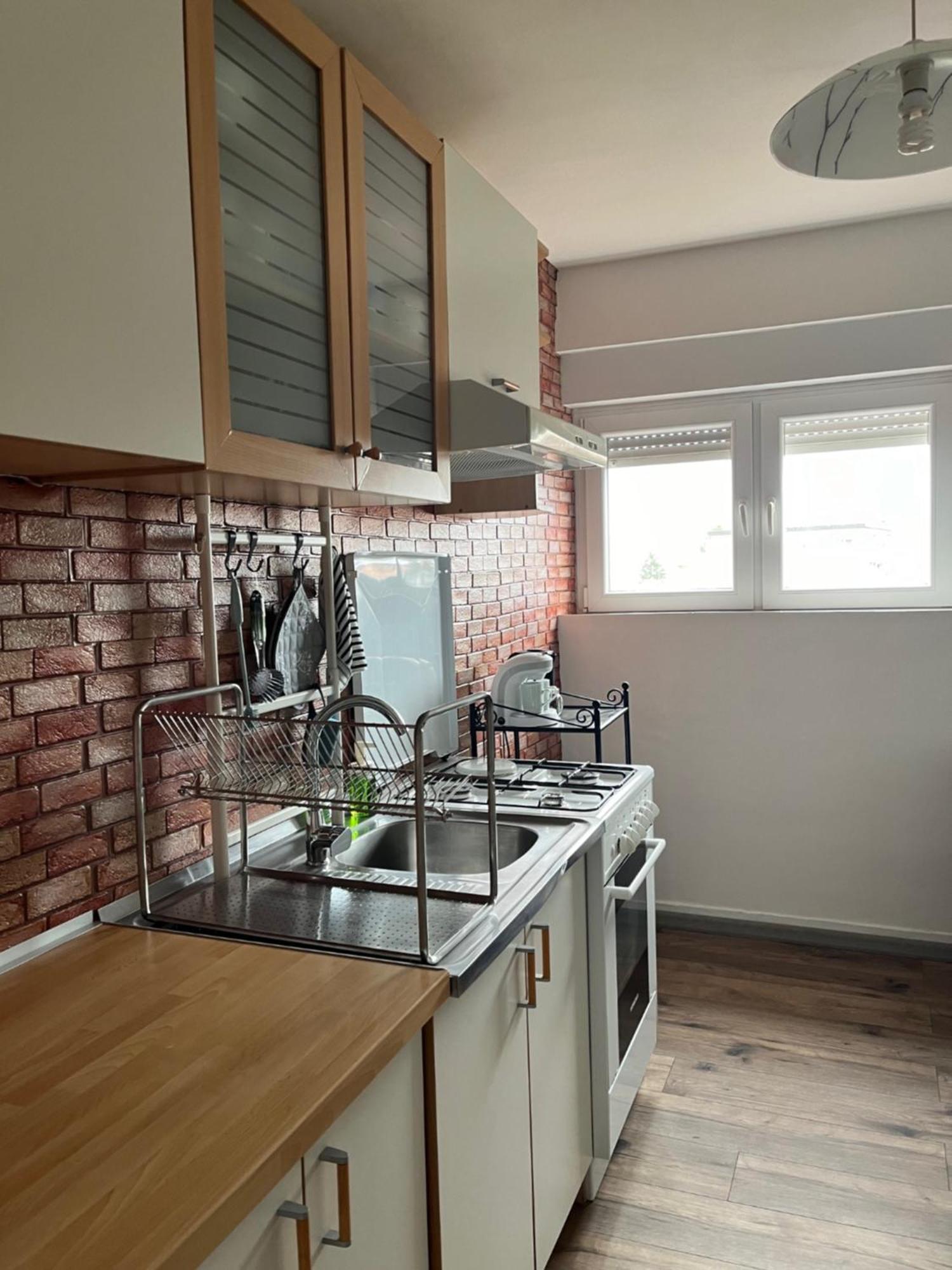 Zoe I Pet Friendly I Self Check In Apartment Osijek